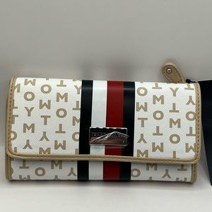 Tommy Hilfiger Clutch
